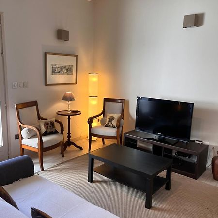 Charmant Petit Appartement Avec Sa Terrasse Privee Bayonne Esterno foto